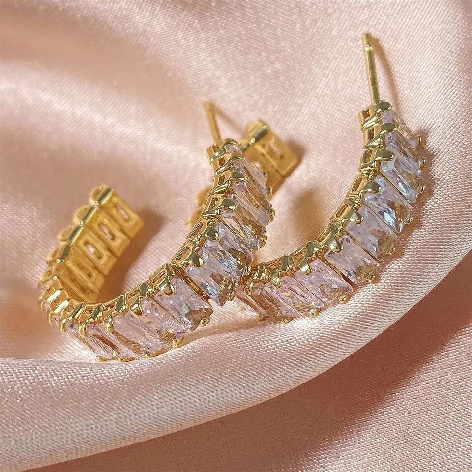 Nowe geometryczne prostokątne cyrkonie antyalergiczne kolczyki sztyfty dla kobiet moda złoty kolor kształt koła biżuteria imprez